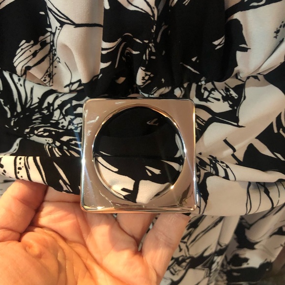 Dress - Picture 3 of 5